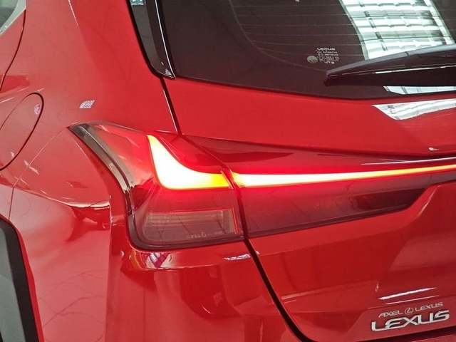 Lexus UX 250h Business 2WD 135 kW (184 CV) Vehículo usado en Madrid - 29 Lexus UX 250h Business 2WD 135 kW (184 CV) Vehículo usado en Madrid - 29