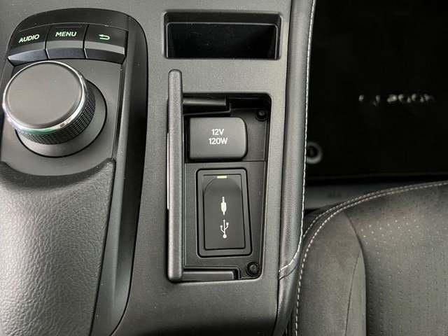 Lexus CT 200h Business 100 kW (136 CV) Vehículo usado en Madrid - 16