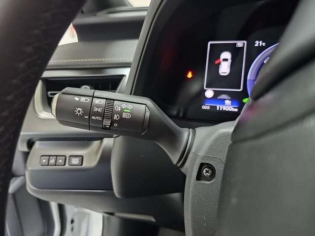 Lexus UX 300h Plus 146 kW (199 CV) Vehículo usado en Madrid - 12