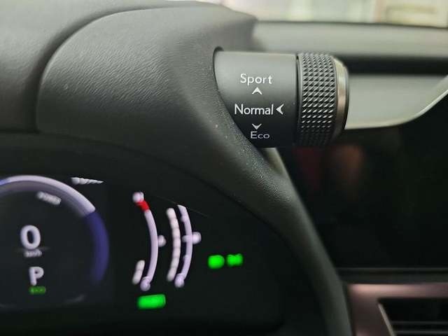 Lexus UX 300h Plus 146 kW (199 CV) Vehículo usado en Madrid - 13 Lexus UX 300h Plus 146 kW (199 CV) Vehículo usado en Madrid - 13