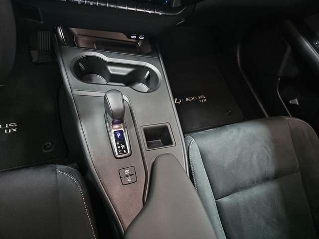 Lexus UX 300h Plus 146 kW (199 CV) Vehículo usado en Madrid - 14 Lexus UX 300h Plus 146 kW (199 CV) Vehículo usado en Madrid - 14