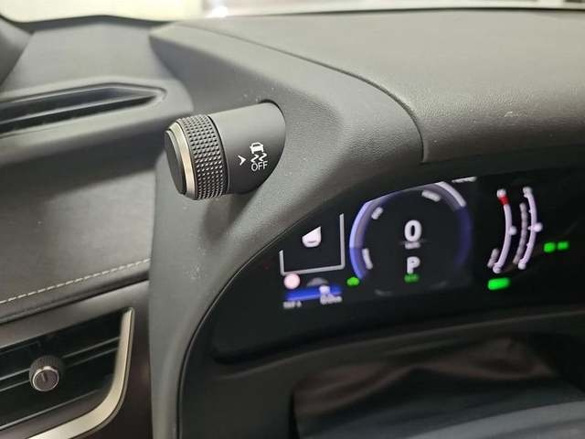 Lexus UX 300h Plus 146 kW (199 CV) Vehículo usado en Madrid - 23