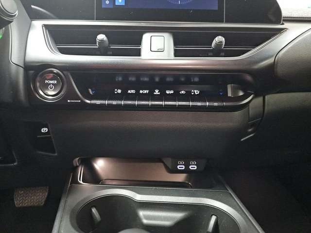 Lexus UX 300h Plus 146 kW (199 CV) Vehículo usado en Madrid - 28