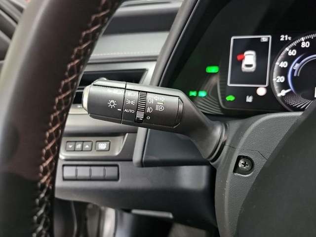 Lexus UX 250h Business Navigation 2WD 135 kW (184 CV) Vehículo usado en Madrid - 16 Lexus UX 250h Business Navigation 2WD 135 kW (184 CV) Vehículo usado en Madrid - 16