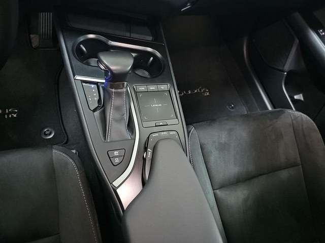 Lexus UX 250h Business Navigation 2WD 135 kW (184 CV) Vehículo usado en Madrid - 22