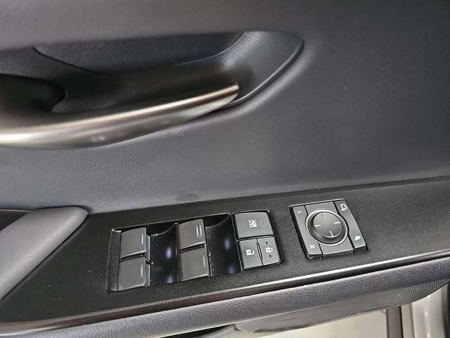 Lexus UX 250h Business Navigation 2WD 135 kW (184 CV) Vehículo usado en Madrid - 23 Lexus UX 250h Business Navigation 2WD 135 kW (184 CV) Vehículo usado en Madrid - 23