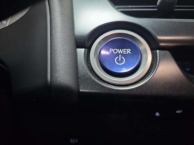 Lexus UX 250h Business Navigation 2WD 135 kW (184 CV) Vehículo usado en Madrid - 32