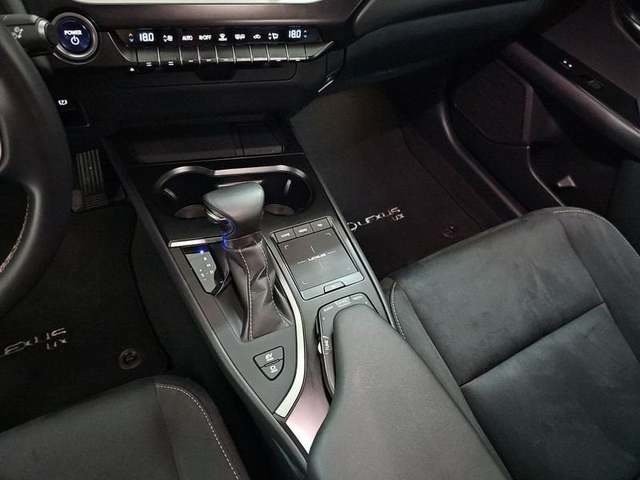 Lexus UX 250h Business 2WD 135 kW (184 CV) Vehículo usado en Madrid - 19