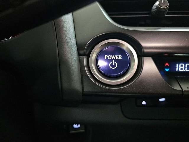 Lexus UX 250h Business 2WD 135 kW (184 CV) Vehículo usado en Madrid - 28