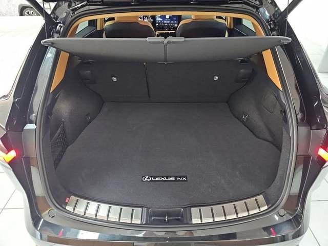 Lexus NX 450h+ Premium+ 4WD 225 kW (306 CV) Vehículo usado en Madrid - 35