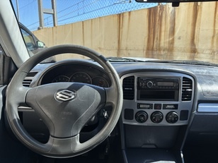 Suzuki Grand Vitara 2.0 DLX 80 kW (110 CV) Suzuki Grand Vitara 2.0 DLX 80 kW (110 CV)