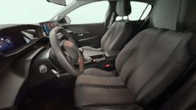 Peugeot 208 PureTech 100 Allure Pack 75 kW (100 CV) Peugeot 208 PureTech 100 Allure Pack 75 kW (100 CV)