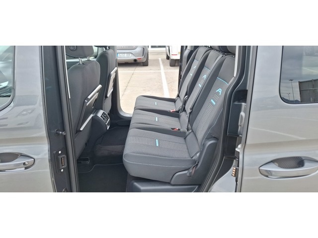 FordTourneo Connect 2.0 Ecoblue Active 4WD 90 kW (122 CV) Vehículo usado en Barcelona - 45