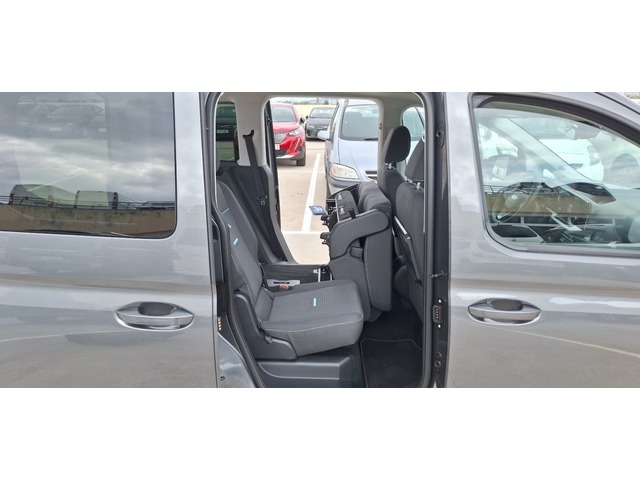 FordTourneo Connect 2.0 Ecoblue Active 4WD 90 kW (122 CV) Vehículo usado en Barcelona - 48