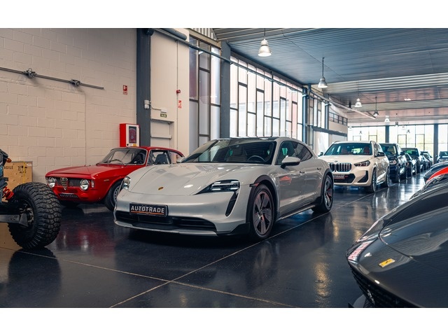 PorscheTaycan 4 Cross Turismo 350 kW (476 CV)