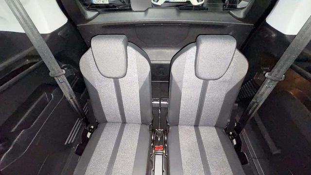 Peugeot5008 1.2L PureTech S&S Active 96 kW (130 CV) Vehículo usado en Barcelona - 9