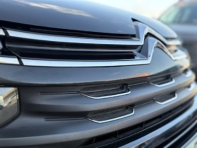 Citroen C5 Aircross Hybrid 225 Feel e-EAT8 165 kW (225 CV) Citroen C5 Aircross Hybrid 225 Feel e-EAT8 165 kW (225 CV)