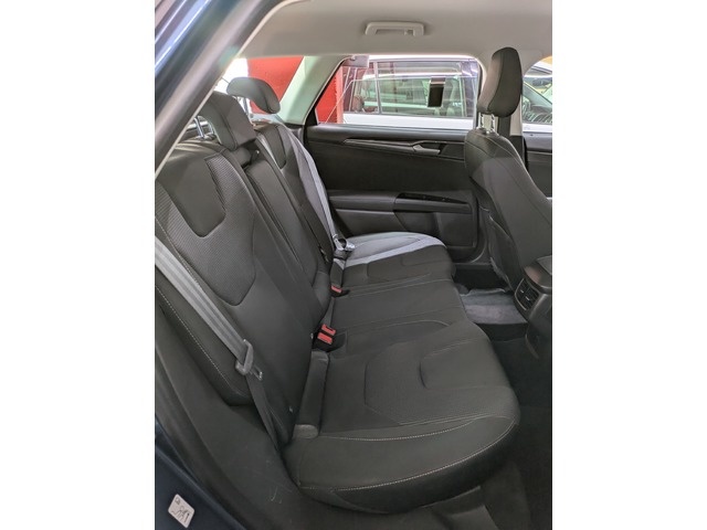 ToyotaCorolla 1.8 125 Híbrido Active Tech E-CVT 90 kW (122 CV) Vehículo usado en Barcelona - 8