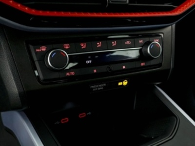 SEAT Arona 1.0 TSI FR XM DSG 85 kW (115 CV) SEAT Arona 1.0 TSI FR XM DSG 85 kW (115 CV)