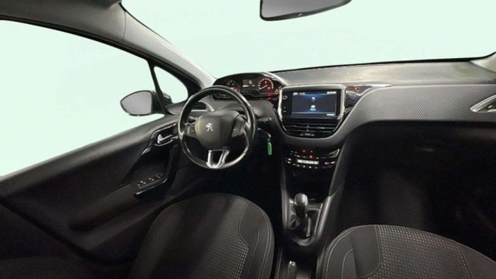 Peugeot208 PureTech 110 S&S Allure 81 kW (110 CV) Vehículo usado en Barcelona - 11 Peugeot208 PureTech 110 S&S Allure 81 kW (110 CV) Vehículo usado en Barcelona - 11