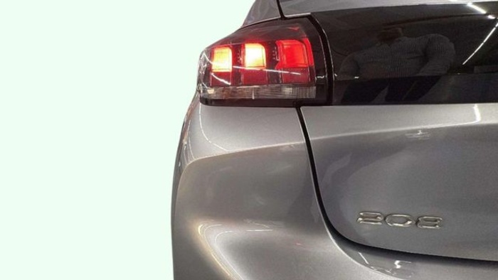 Peugeot208 PureTech 100 Active Pack 75 kW (100 CV) Vehículo usado en Barcelona - 16 Peugeot208 PureTech 100 Active Pack 75 kW (100 CV) Vehículo usado en Barcelona - 16