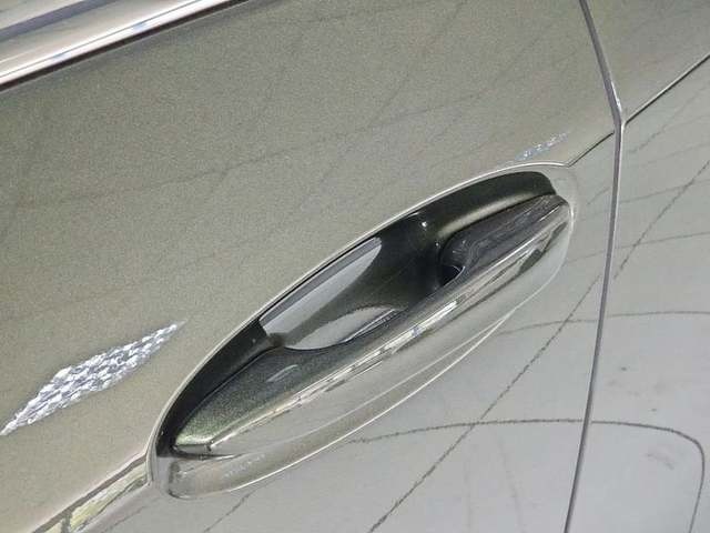 Lexus UX 300h Plus 146 kW (199 CV) Vehículo usado en Madrid - 26