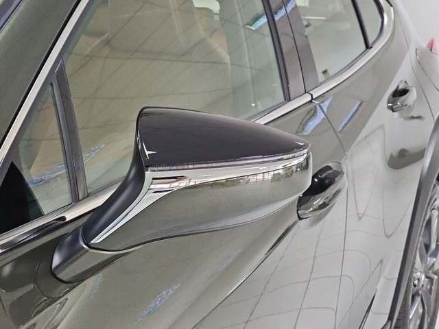 Lexus UX 300h Plus 146 kW (199 CV) Vehículo usado en Madrid - 27 Lexus UX 300h Plus 146 kW (199 CV) Vehículo usado en Madrid - 27