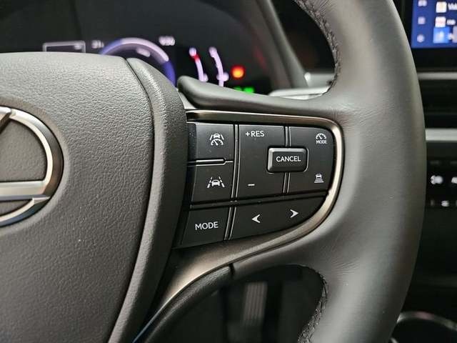 Lexus UX 300h Plus 146 kW (199 CV) Vehículo usado en Madrid - 15 Lexus UX 300h Plus 146 kW (199 CV) Vehículo usado en Madrid - 15