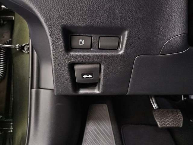 Lexus UX 300h Plus 146 kW (199 CV) Vehículo usado en Madrid - 21