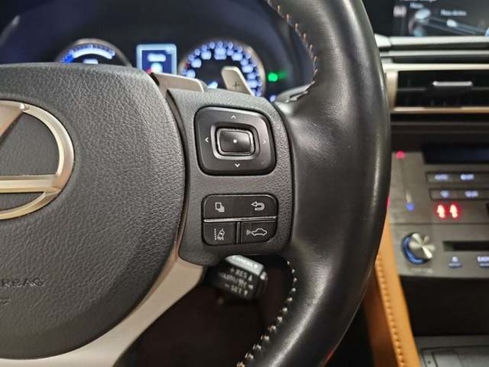 Lexus RC 300h Executive 164 kW (223 CV) Vehículo usado en Madrid - 17 Lexus RC 300h Executive 164 kW (223 CV) Vehículo usado en Madrid - 17