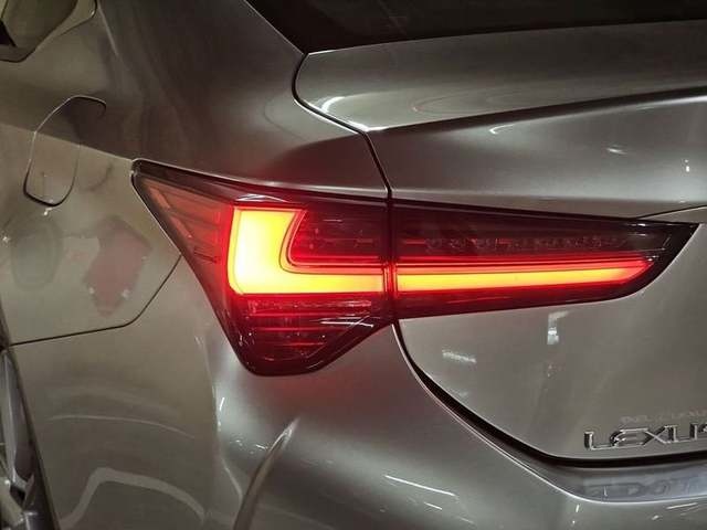 Lexus RC 300h Executive 164 kW (223 CV) Vehículo usado en Madrid - 39 Lexus RC 300h Executive 164 kW (223 CV) Vehículo usado en Madrid - 39