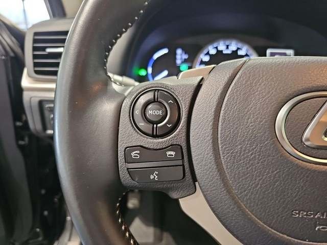 Lexus CT 200h Business 100 kW (136 CV) Vehículo usado en Madrid - 13