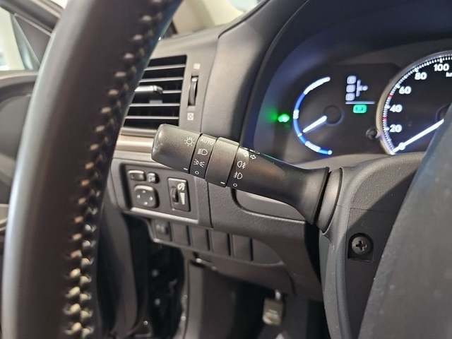 Lexus CT 200h Business 100 kW (136 CV) Vehículo usado en Madrid - 15