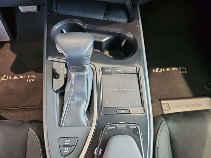 Lexus UX 250h Business 2WD 135 kW (184 CV) Vehículo usado en Madrid - 25 Lexus UX 250h Business 2WD 135 kW (184 CV) Vehículo usado en Madrid - 25