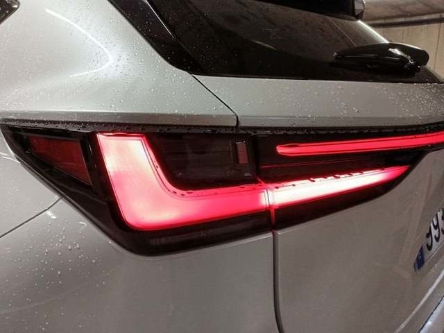 Lexus NX 350h Business City 2WD 178 kW (242 CV) Vehículo usado en Madrid - 23