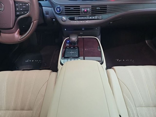 Lexus LS 500h Executive 264 kW (359 CV) Vehículo usado en Madrid - 12