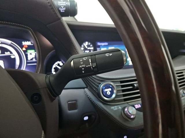 Lexus LS 500h Executive 264 kW (359 CV) Vehículo usado en Madrid - 18