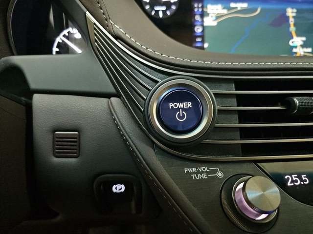 Lexus LS 500h Executive 264 kW (359 CV) Vehículo usado en Madrid - 28