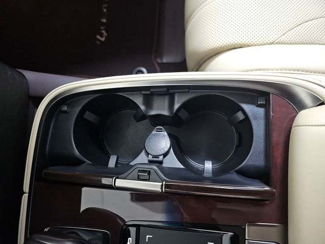 Lexus LS 500h Executive 264 kW (359 CV) Vehículo usado en Madrid - 36