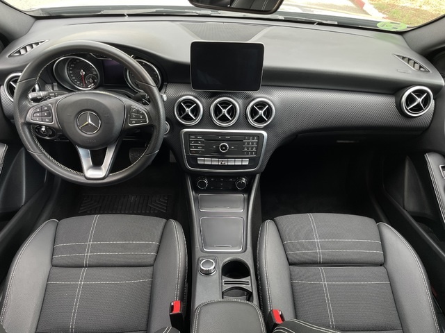 Mercedes-BenzClase A 200 d 100 kW (136 CV) Vehículo usado en Barcelona - 13