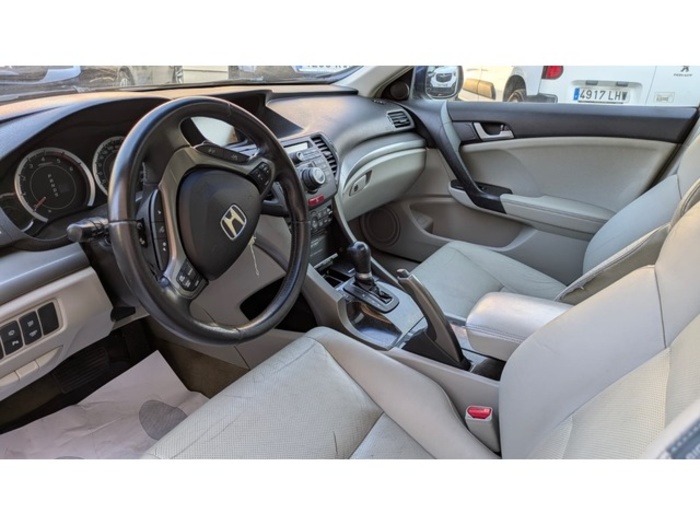 HondaAccord 2.2 i-DTEC Tourer Executive 110 kW (150 CV) Vehículo usado en Barcelona - 9 HondaAccord 2.2 i-DTEC Tourer Executive 110 kW (150 CV) Vehículo usado en Barcelona - 9