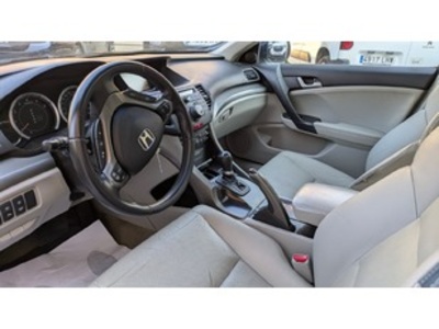 Honda Accord 2.2 i-DTEC Tourer Executive 110 kW (150 CV) Honda Accord 2.2 i-DTEC Tourer Executive 110 kW (150 CV)