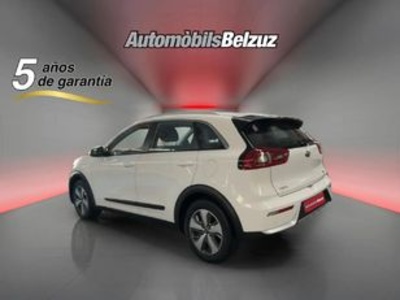 Kia Niro 1.6 GDi HEV Drive 104 kW (141 CV) Kia Niro 1.6 GDi HEV Drive 104 kW (141 CV)