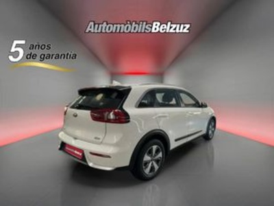 Kia Niro 1.6 GDi HEV Drive 104 kW (141 CV) Kia Niro 1.6 GDi HEV Drive 104 kW (141 CV)
