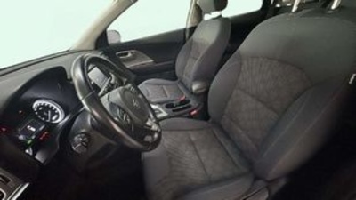 Kia Niro 1.6 GDi HEV Drive 104 kW (141 CV) Kia Niro 1.6 GDi HEV Drive 104 kW (141 CV)