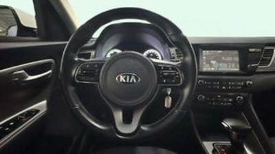 Kia Niro 1.6 GDi HEV Drive 104 kW (141 CV) Kia Niro 1.6 GDi HEV Drive 104 kW (141 CV)