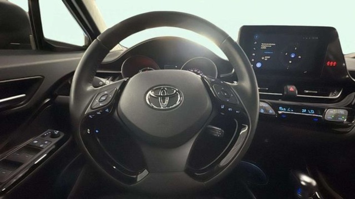 ToyotaC-HR 1.8 125H Active 90 kW (122 CV) Vehículo usado en Barcelona - 13 ToyotaC-HR 1.8 125H Active 90 kW (122 CV) Vehículo usado en Barcelona - 13