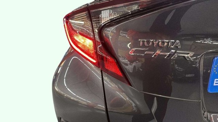 ToyotaC-HR 1.8 125H Active 90 kW (122 CV) Vehículo usado en Barcelona - 19 ToyotaC-HR 1.8 125H Active 90 kW (122 CV) Vehículo usado en Barcelona - 19