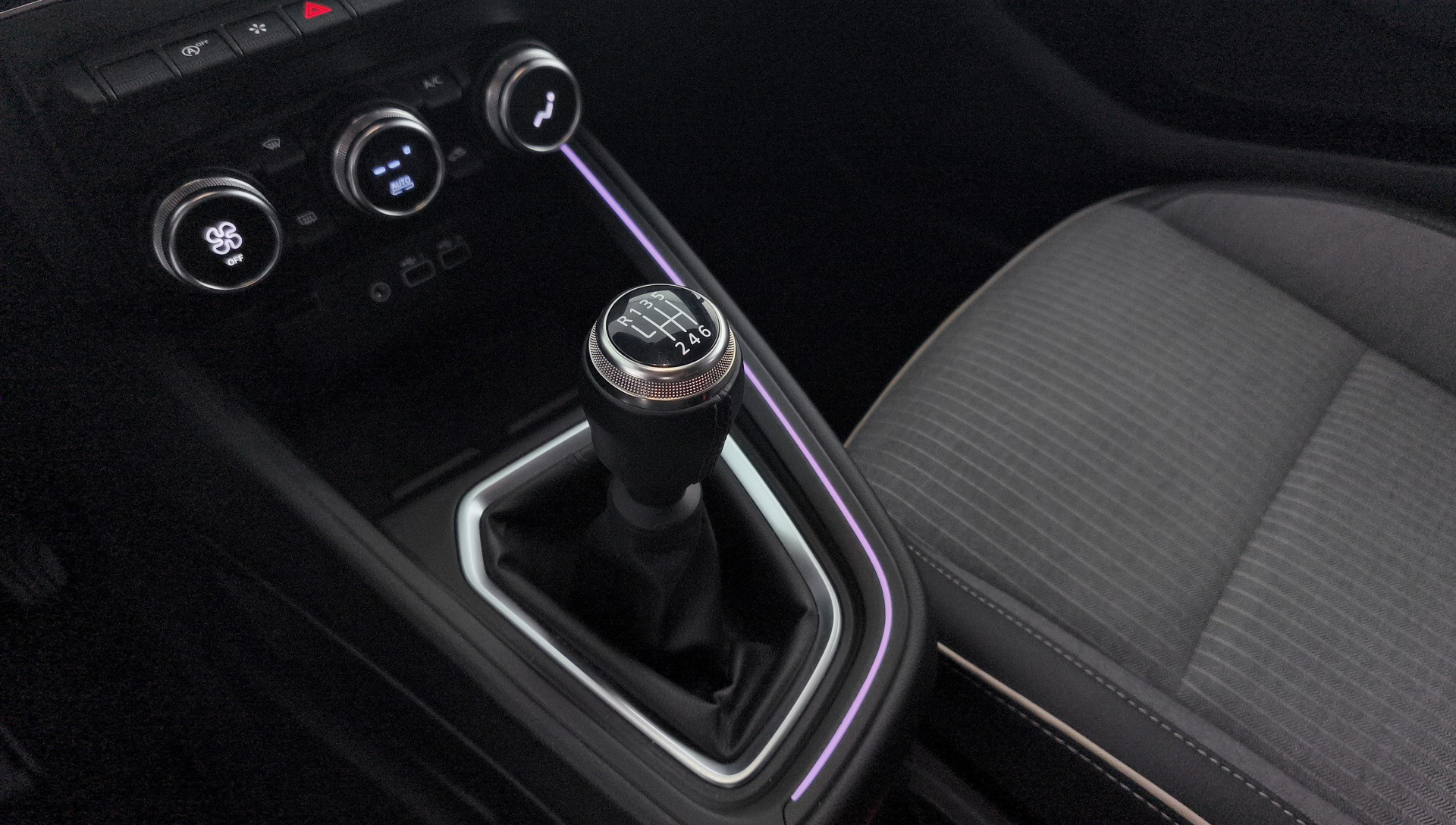 Renault Clio Techno TCe 66 kW (90 CV) - 24