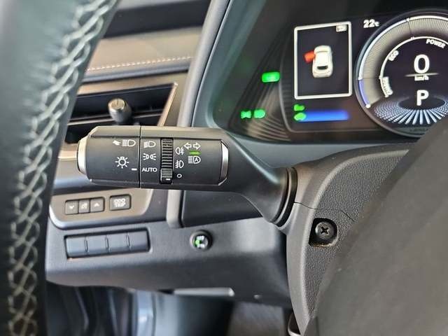 Lexus UX 250h Business 2WD 135 kW (184 CV) Vehículo usado en Madrid - 17